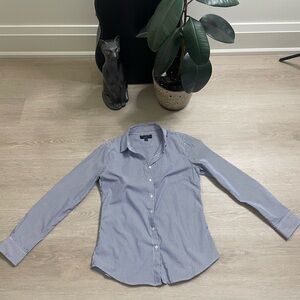 Women’s Banana Republic Tailored Fit Striped Button-Up Shirt - Size 8